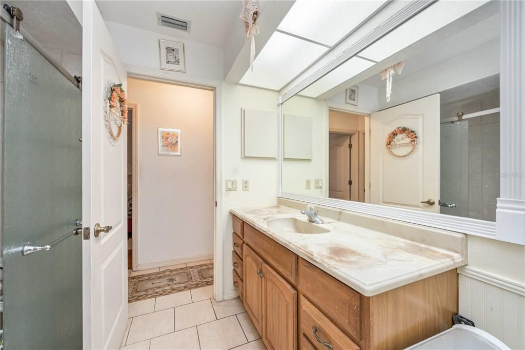 Activo con contrato: $350,000 (3 camas, 2 baños, 2050 Pies cuadrados)