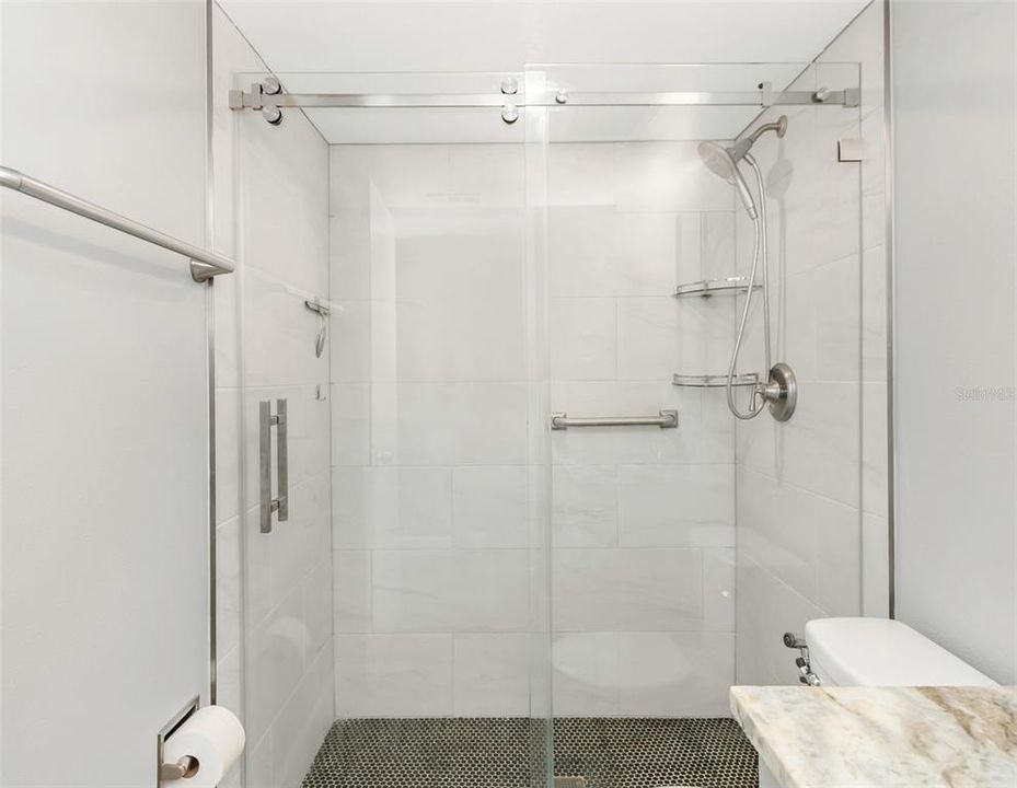 Active With Contract: $215,000 (2 beds, 2 baths, 1070 Square Feet)