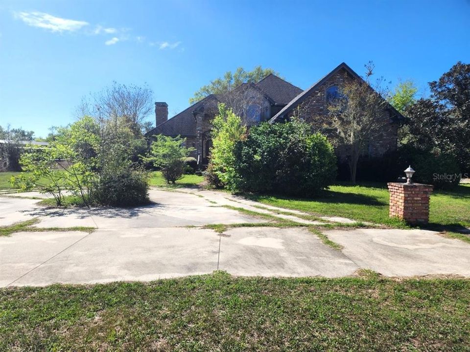 Active With Contract: $745,000 (4 beds, 3 baths, 4537 Square Feet)