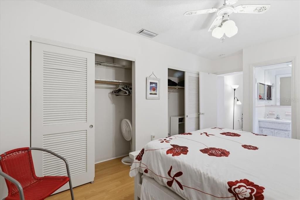 Activo con contrato: $145,900 (2 camas, 2 baños, 885 Pies cuadrados)