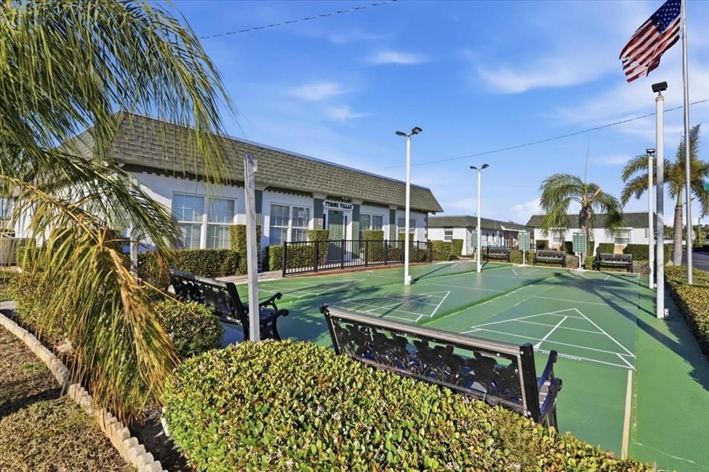 Activo con contrato: $145,900 (2 camas, 2 baños, 885 Pies cuadrados)