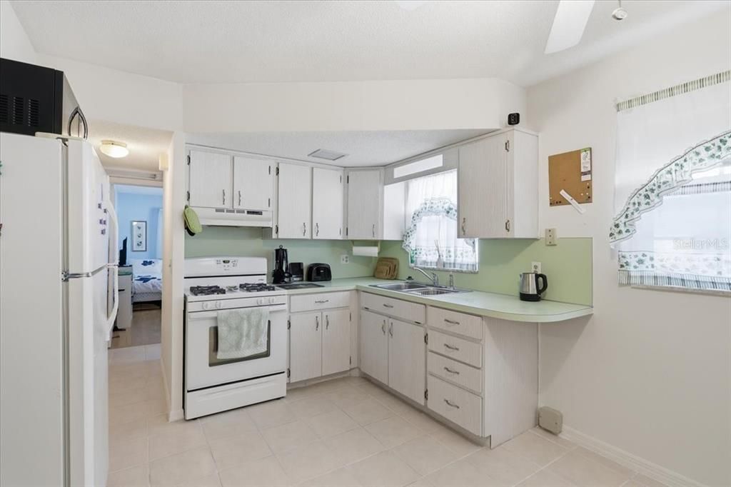 Activo con contrato: $145,900 (2 camas, 2 baños, 885 Pies cuadrados)