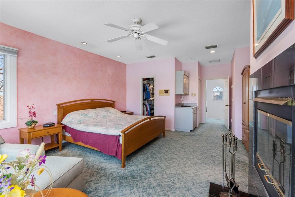 На продажу: $1,549,999 (4 спален, 3 ванн, 2711 Квадратных фут)