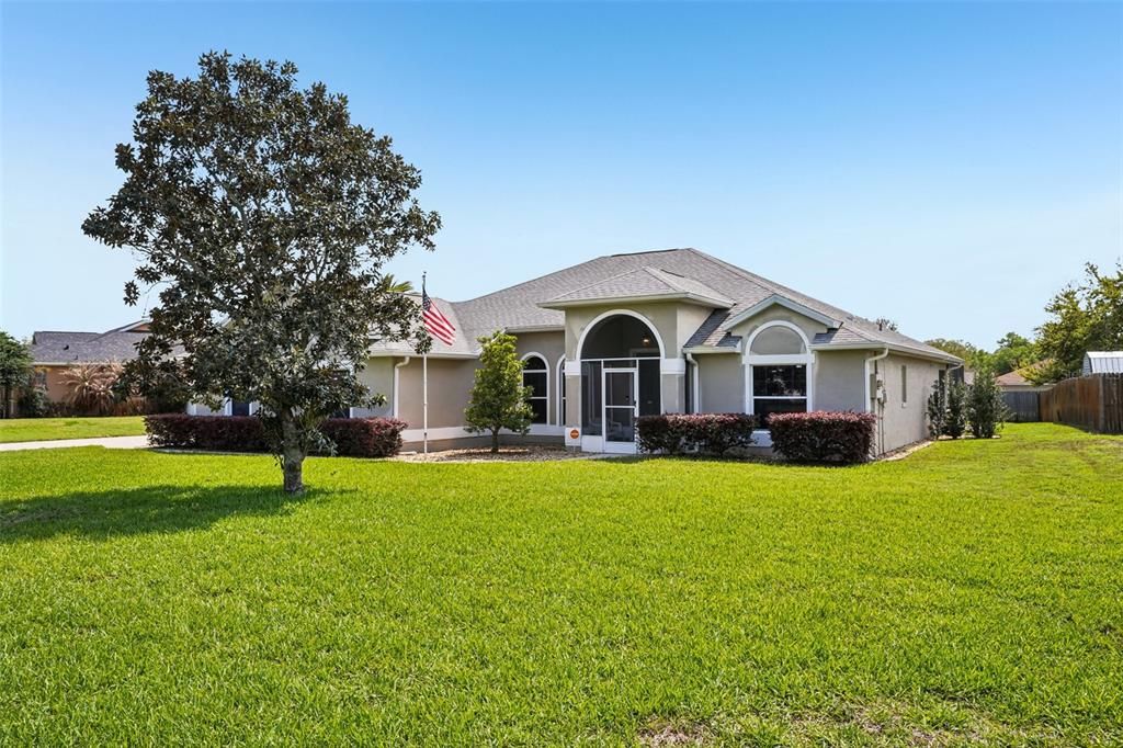 For Sale: $450,000 (3 beds, 2 baths, 1746 Square Feet)