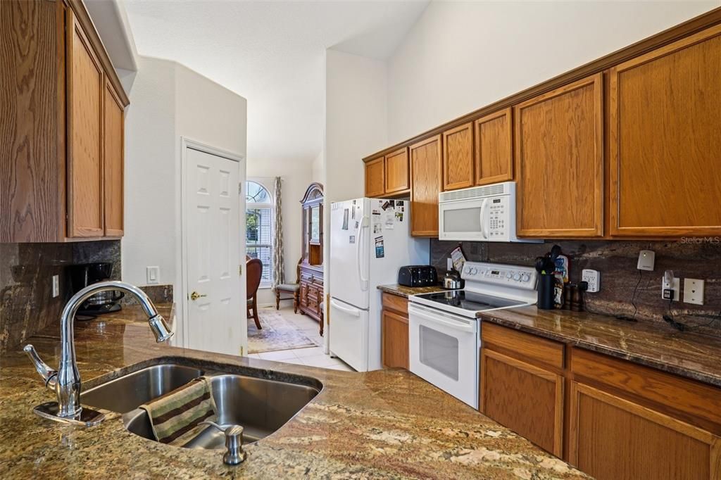 For Sale: $450,000 (3 beds, 2 baths, 1746 Square Feet)