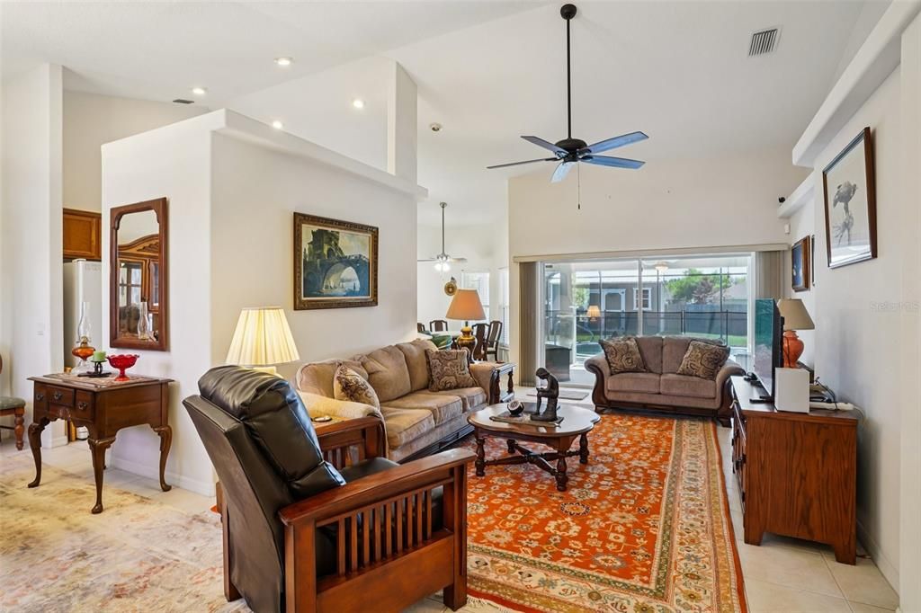 For Sale: $450,000 (3 beds, 2 baths, 1746 Square Feet)