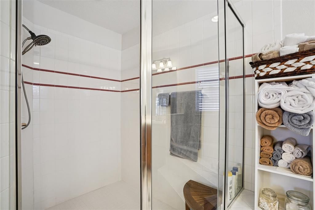 For Sale: $450,000 (3 beds, 2 baths, 1746 Square Feet)
