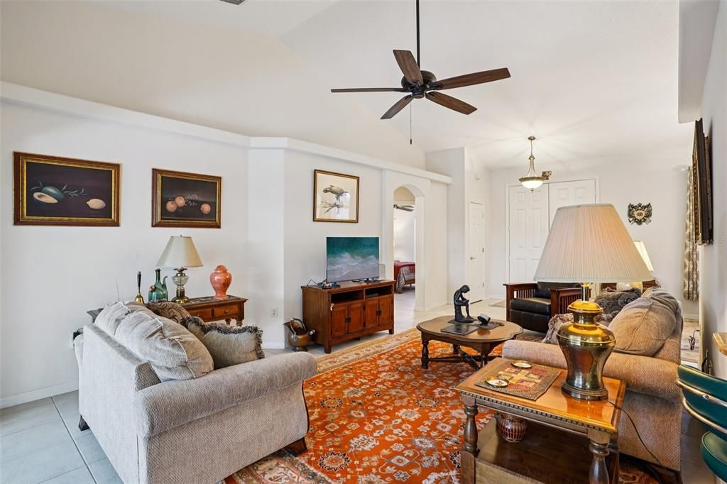 For Sale: $450,000 (3 beds, 2 baths, 1746 Square Feet)