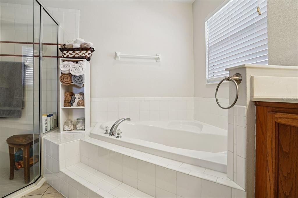 For Sale: $450,000 (3 beds, 2 baths, 1746 Square Feet)