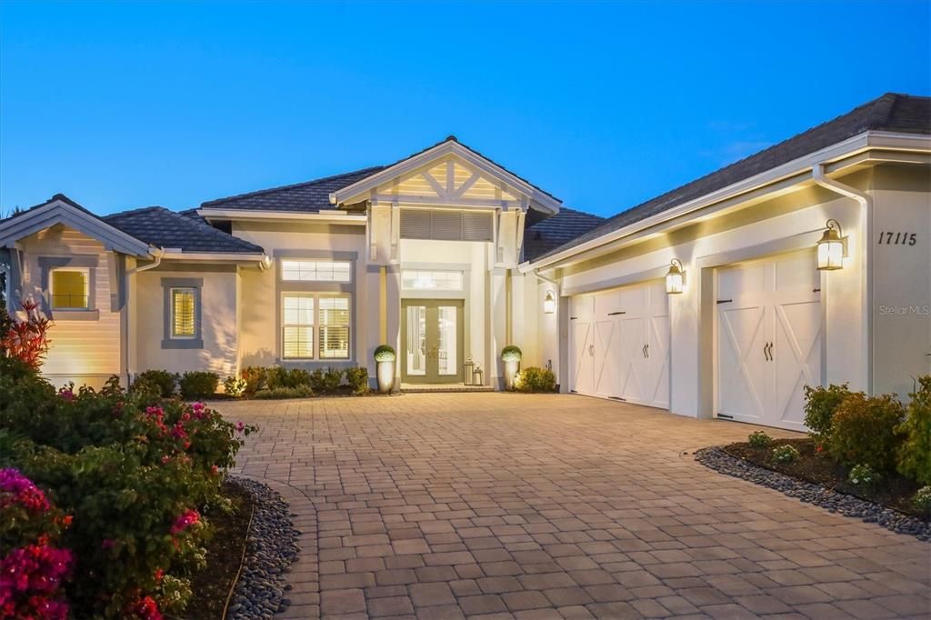 Activo con contrato: $2,695,000 (4 camas, 4 baños, 3600 Pies cuadrados)