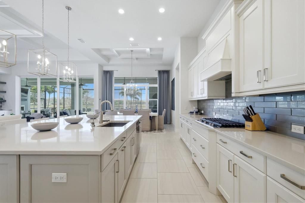 Activo con contrato: $2,695,000 (4 camas, 4 baños, 3600 Pies cuadrados)