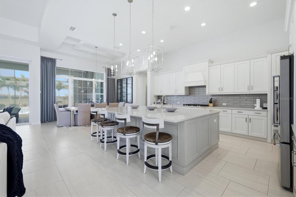 Activo con contrato: $2,695,000 (4 camas, 4 baños, 3600 Pies cuadrados)