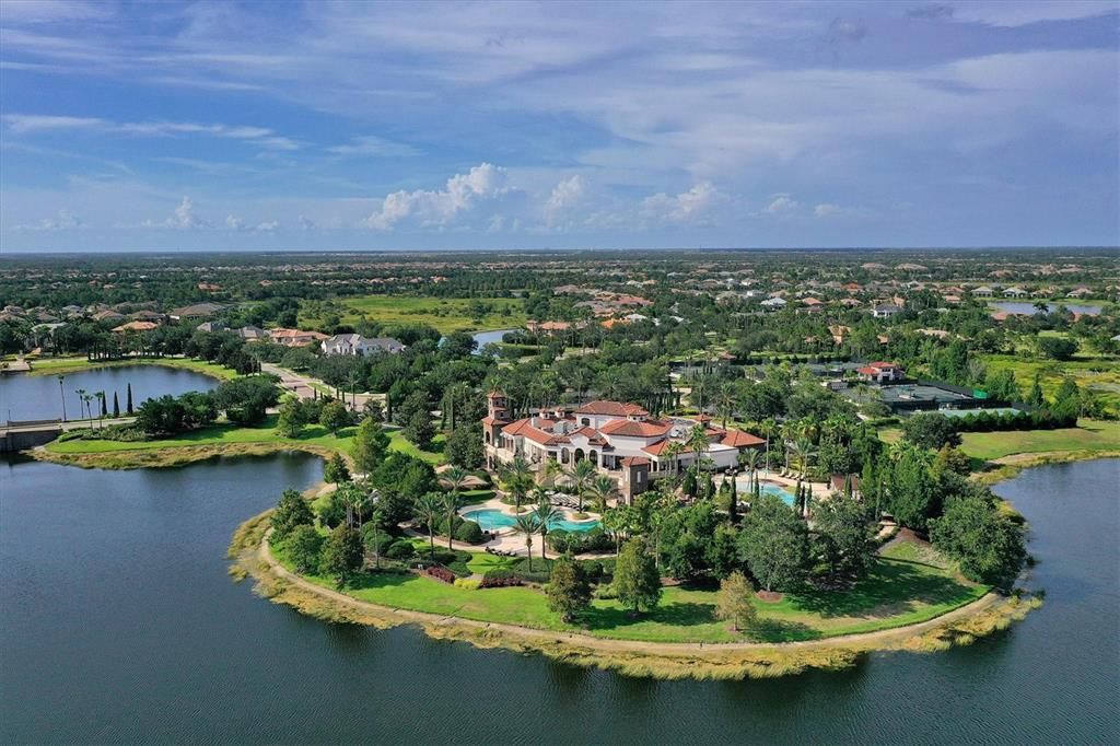 Activo con contrato: $2,695,000 (4 camas, 4 baños, 3600 Pies cuadrados)
