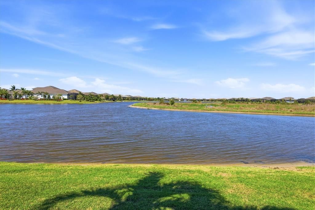 Activo con contrato: $2,695,000 (4 camas, 4 baños, 3600 Pies cuadrados)