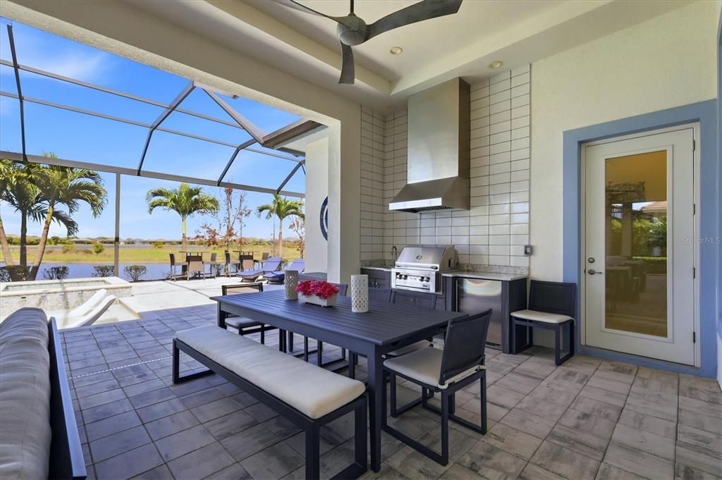 Activo con contrato: $2,695,000 (4 camas, 4 baños, 3600 Pies cuadrados)