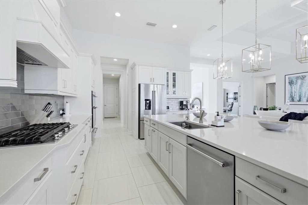 Activo con contrato: $2,695,000 (4 camas, 4 baños, 3600 Pies cuadrados)