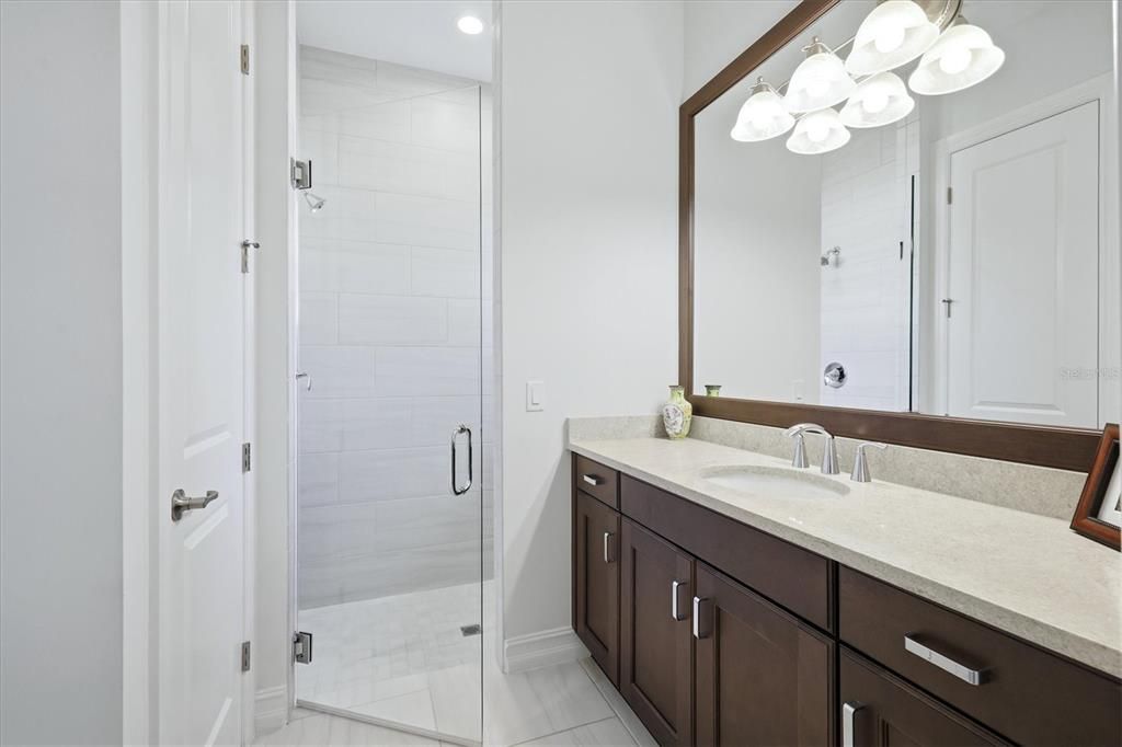 Activo con contrato: $2,695,000 (4 camas, 4 baños, 3600 Pies cuadrados)