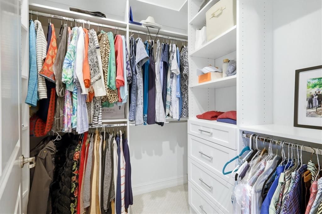 Activo con contrato: $2,695,000 (4 camas, 4 baños, 3600 Pies cuadrados)