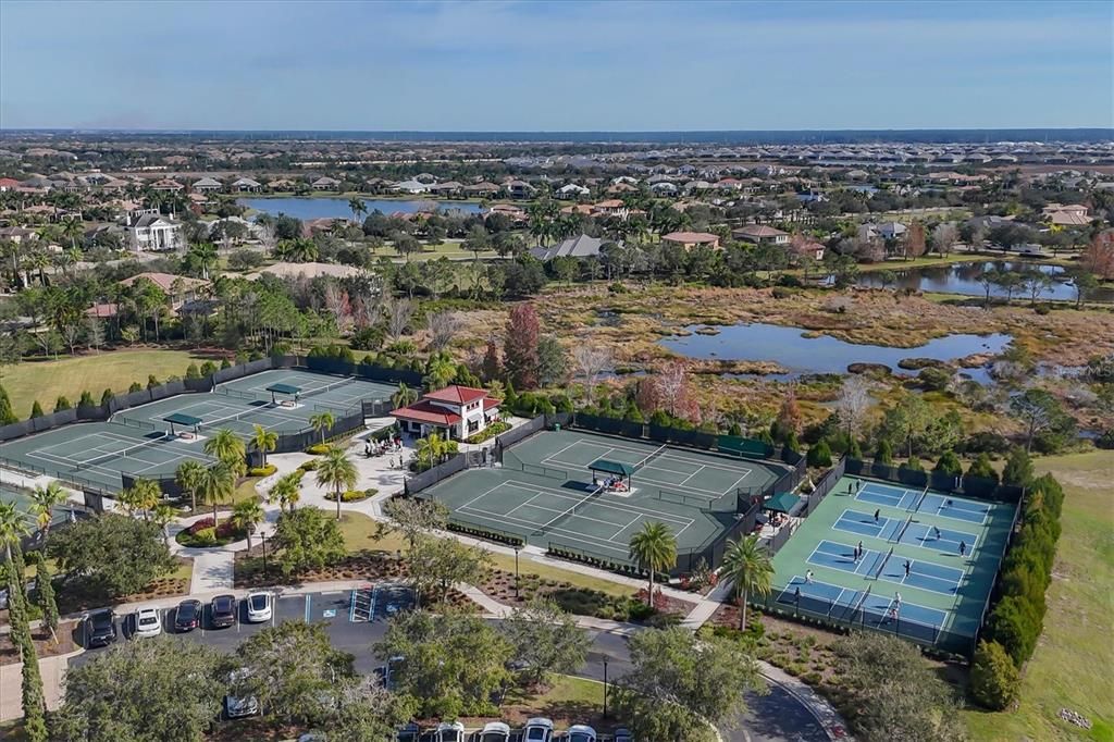 Activo con contrato: $2,695,000 (4 camas, 4 baños, 3600 Pies cuadrados)