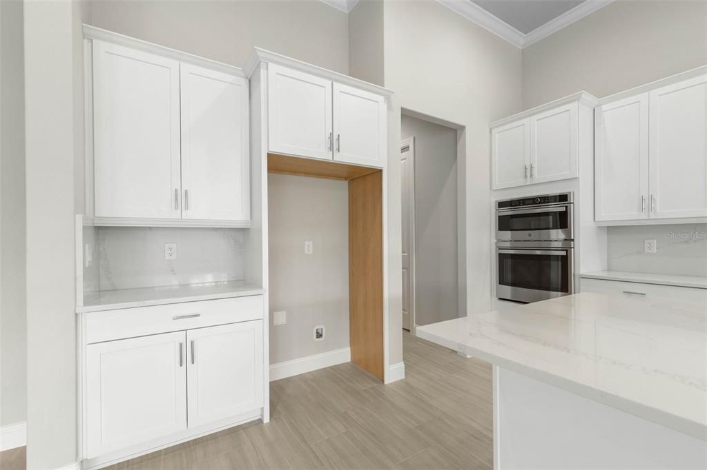 En Venta: $799,900 (3 camas, 3 baños, 2543 Pies cuadrados)