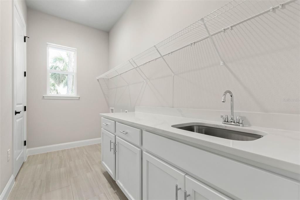 En Venta: $799,900 (3 camas, 3 baños, 2543 Pies cuadrados)