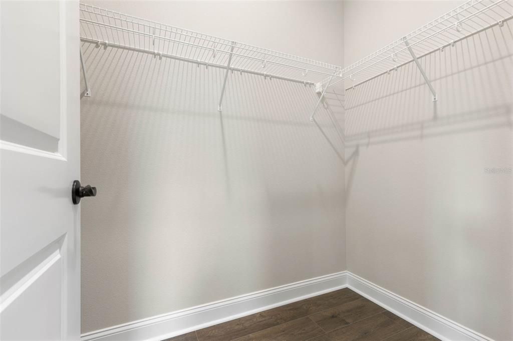 En Venta: $799,900 (3 camas, 3 baños, 2543 Pies cuadrados)