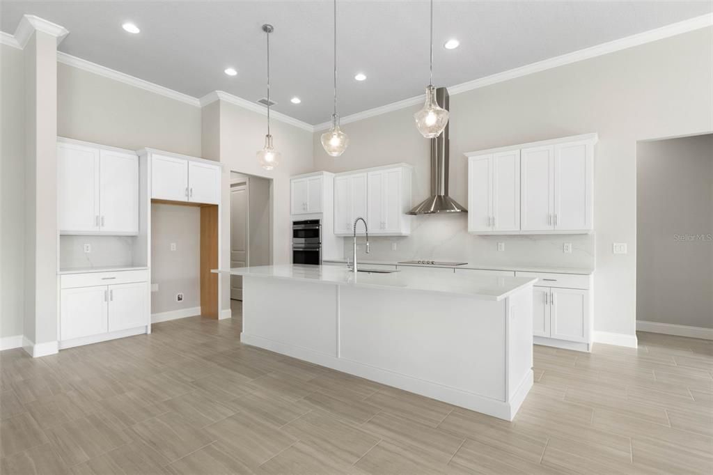 En Venta: $799,900 (3 camas, 3 baños, 2543 Pies cuadrados)