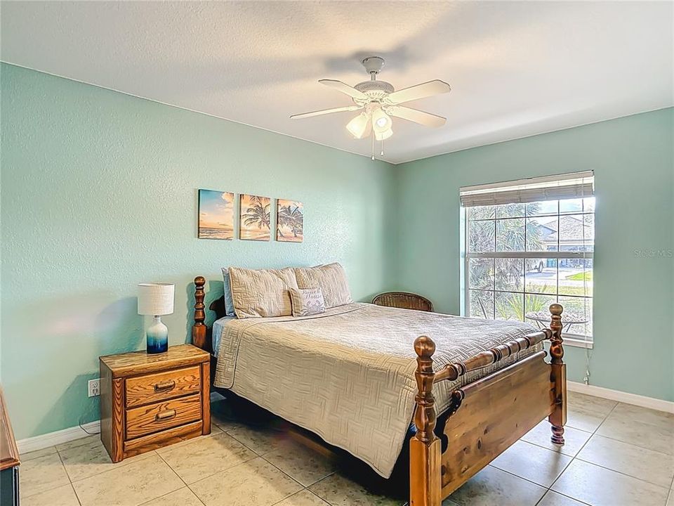 Active With Contract: $349,900 (3 beds, 2 baths, 1598 Square Feet)