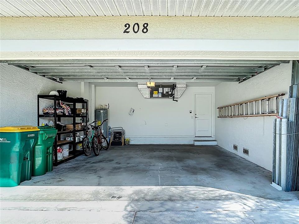 Active With Contract: $349,900 (3 beds, 2 baths, 1598 Square Feet)