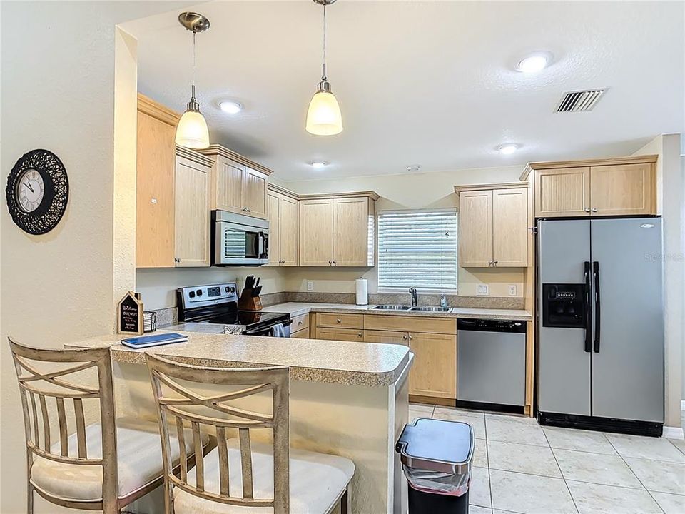 Active With Contract: $349,900 (3 beds, 2 baths, 1598 Square Feet)