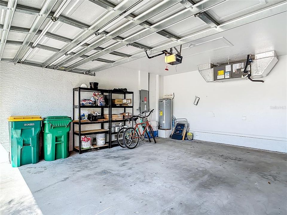Active With Contract: $349,900 (3 beds, 2 baths, 1598 Square Feet)