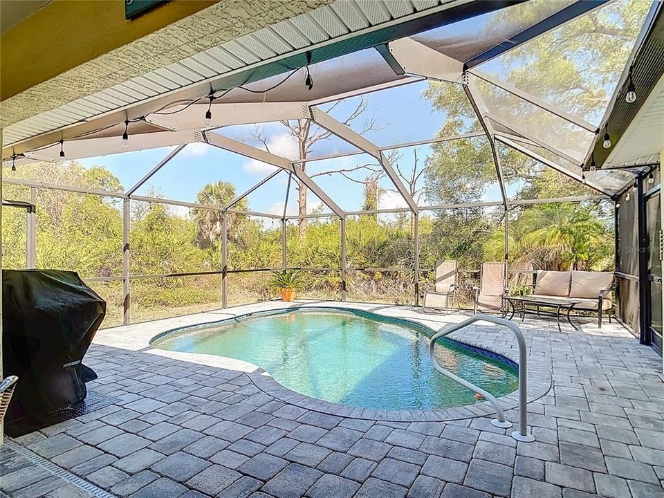Active With Contract: $349,900 (3 beds, 2 baths, 1598 Square Feet)