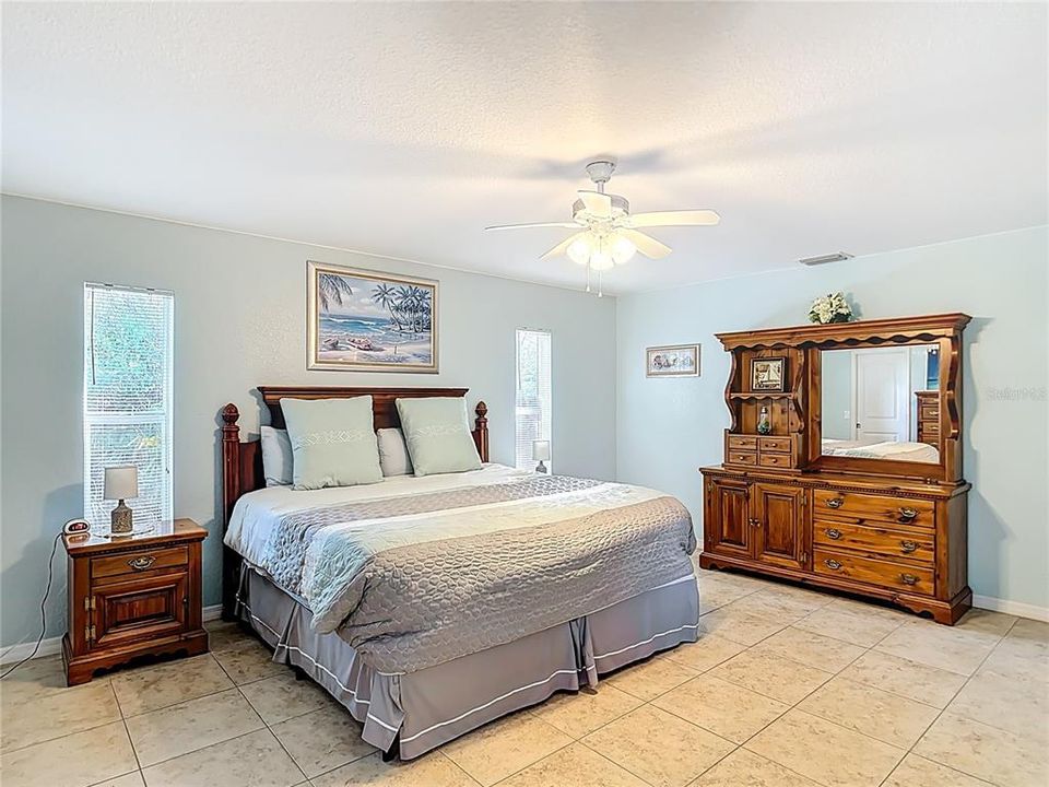 Active With Contract: $349,900 (3 beds, 2 baths, 1598 Square Feet)