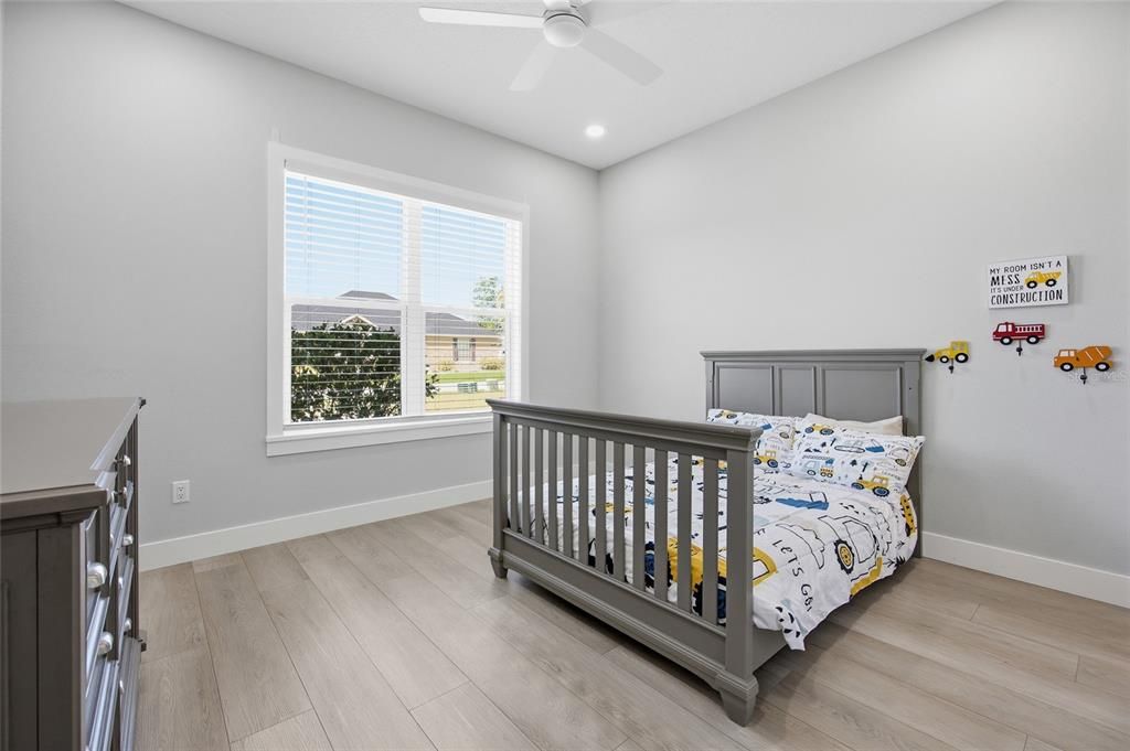 Activo con contrato: $695,000 (4 camas, 3 baños, 2880 Pies cuadrados)
