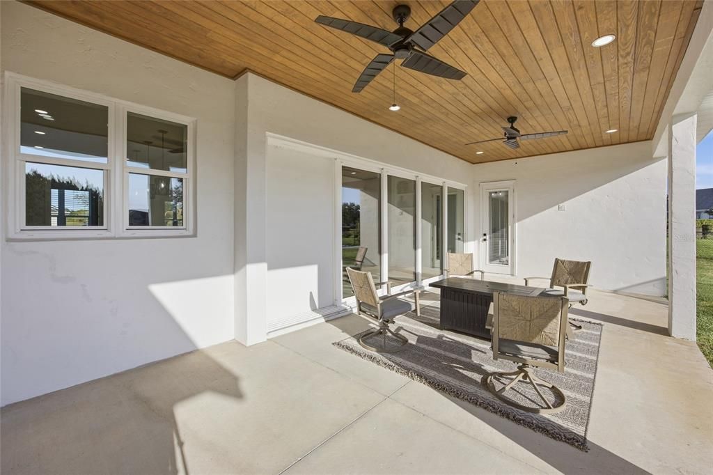 Activo con contrato: $695,000 (4 camas, 3 baños, 2880 Pies cuadrados)