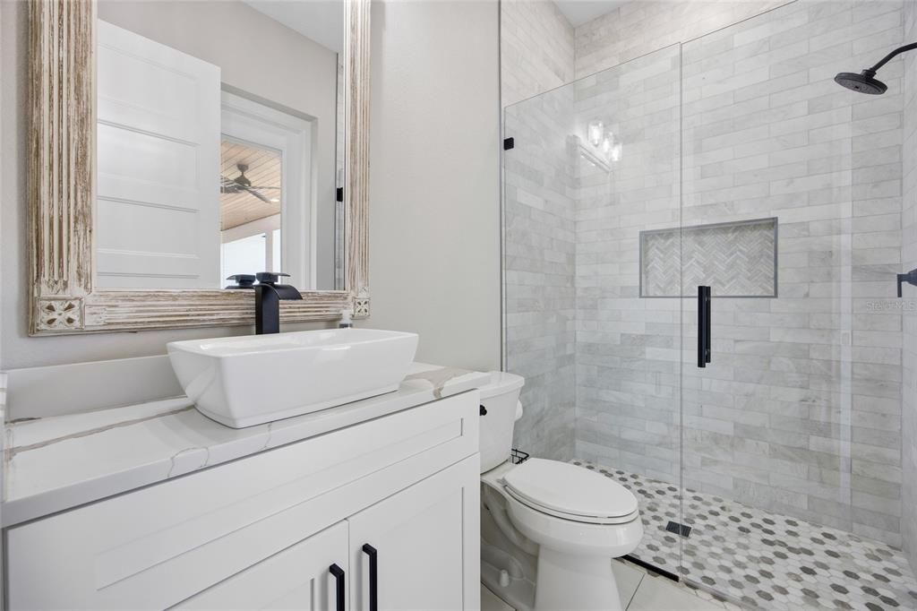 Activo con contrato: $695,000 (4 camas, 3 baños, 2880 Pies cuadrados)