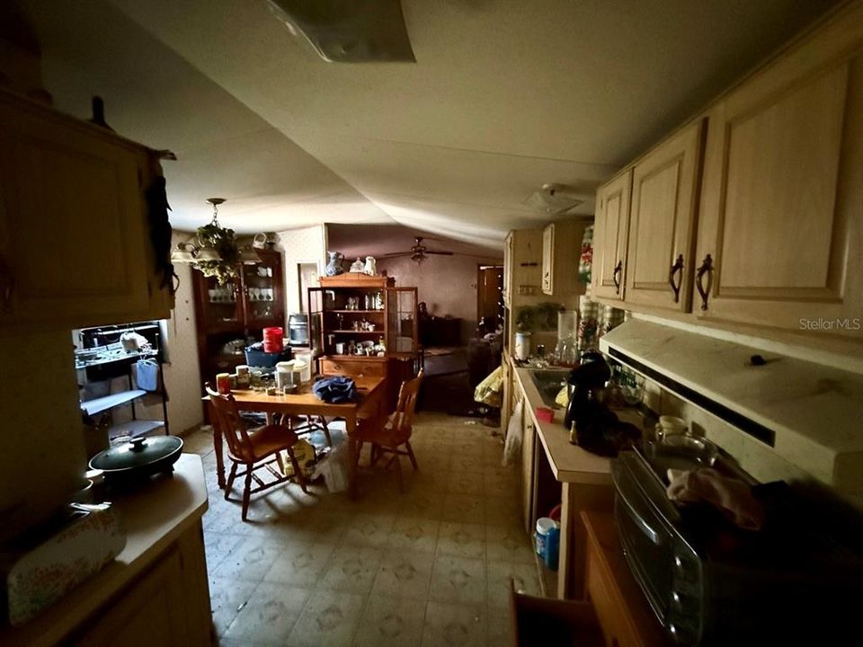 На продажу: $115,000 (2 спален, 2 ванн, 924 Квадратных фут)