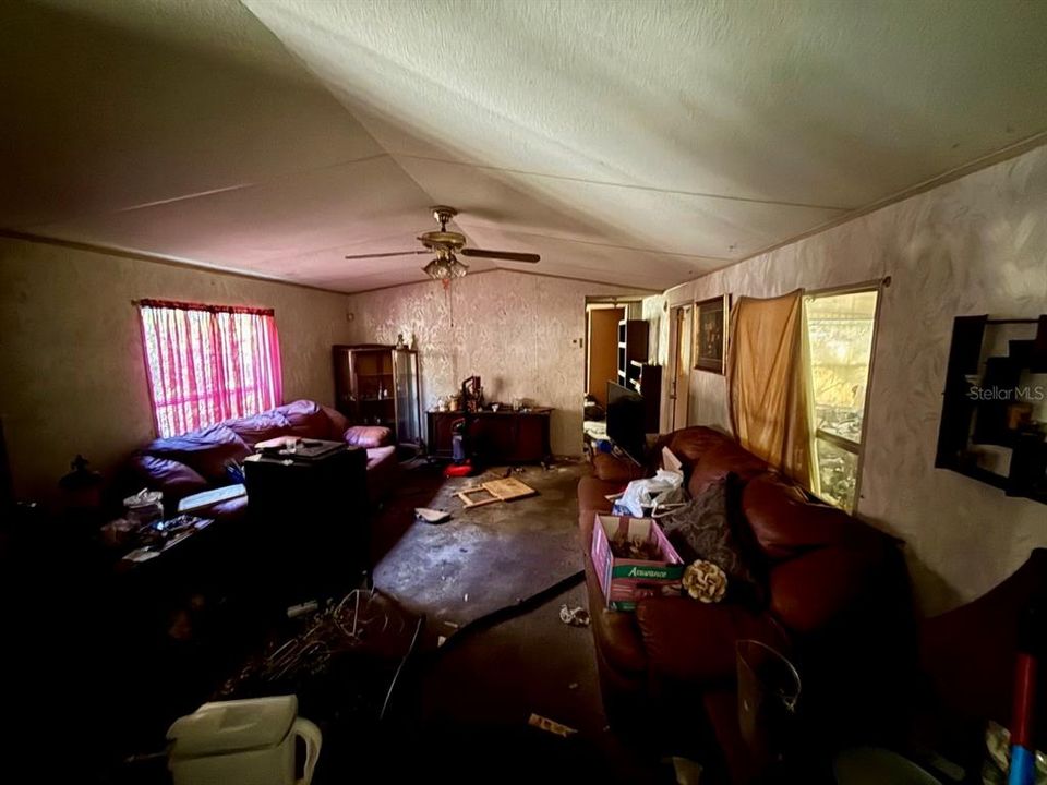 На продажу: $115,000 (2 спален, 2 ванн, 924 Квадратных фут)