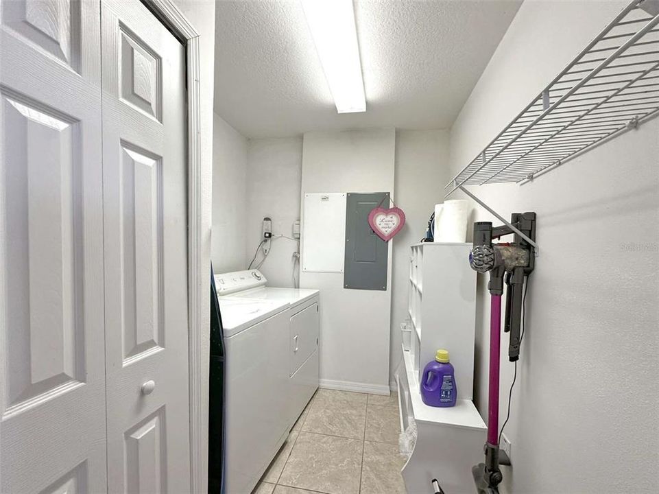 待售: $425,000 (3 贝兹, 2 浴室, 1965 平方英尺)