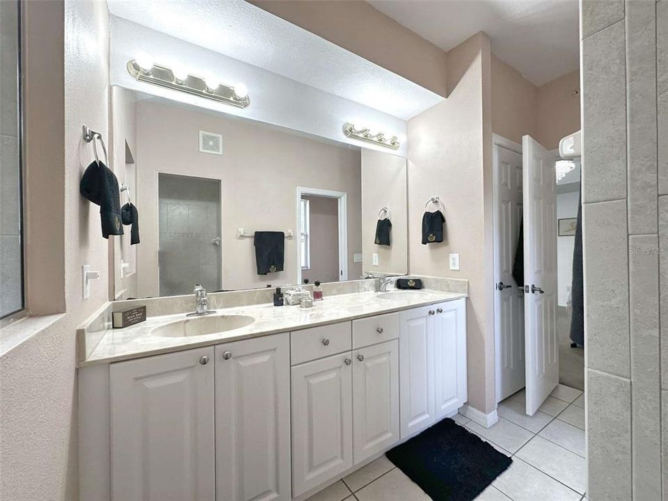 待售: $425,000 (3 贝兹, 2 浴室, 1965 平方英尺)