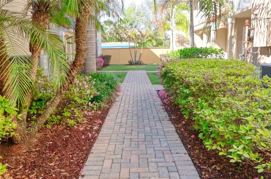 待售: $425,000 (3 贝兹, 2 浴室, 1965 平方英尺)