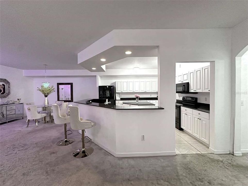 待售: $425,000 (3 贝兹, 2 浴室, 1965 平方英尺)