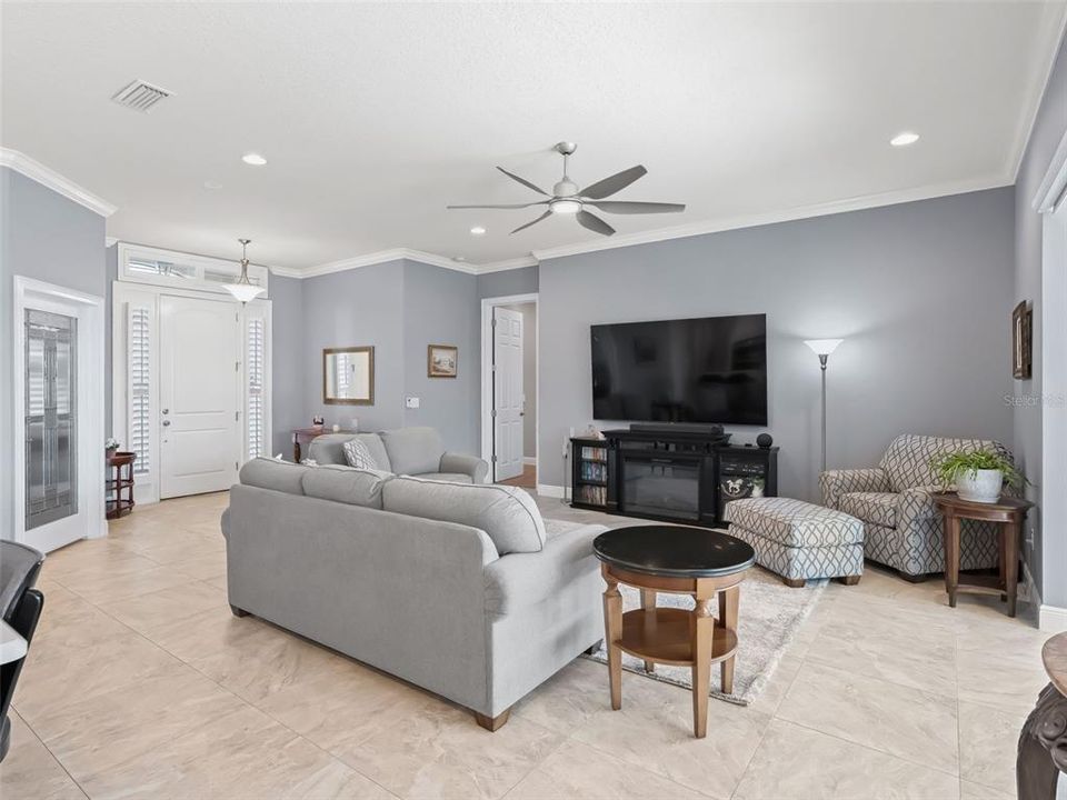 Active With Contract: $524,985 (3 beds, 2 baths, 2123 Square Feet)