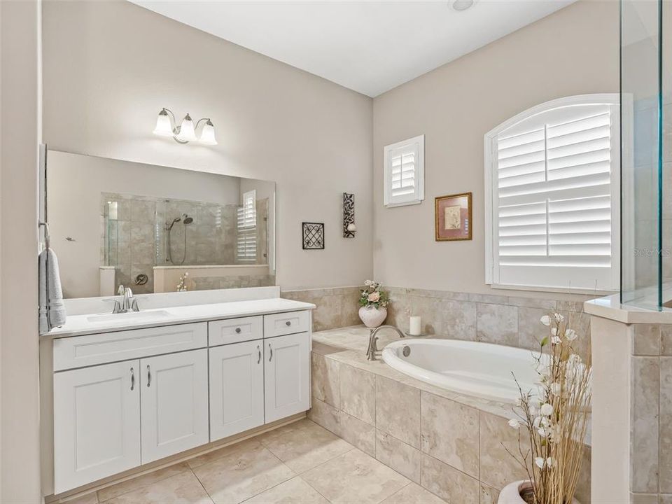 Active With Contract: $524,985 (3 beds, 2 baths, 2123 Square Feet)