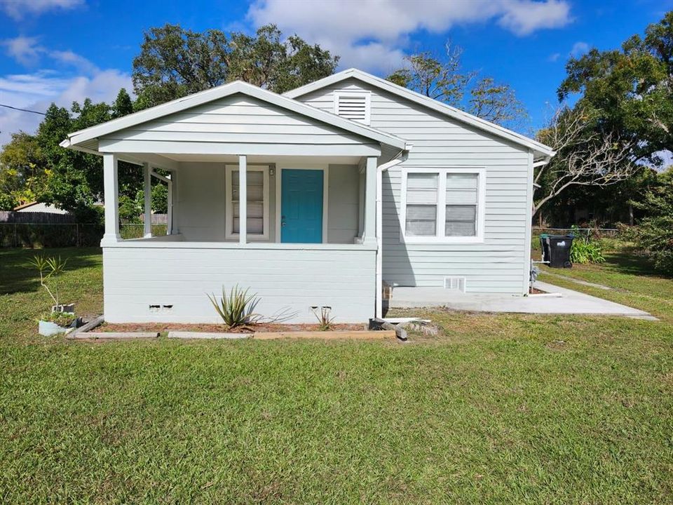 For Rent: $1,500 (2 beds, 1 baths, 720 Square Feet)