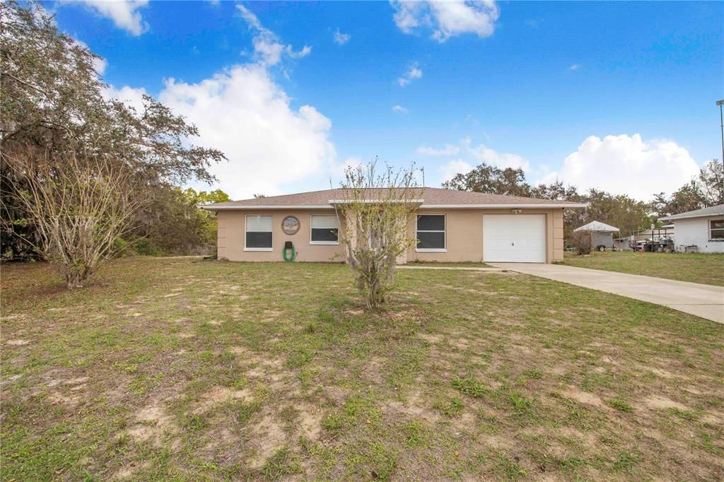 For Sale: $299,899 (3 beds, 2 baths, 1209 Square Feet)