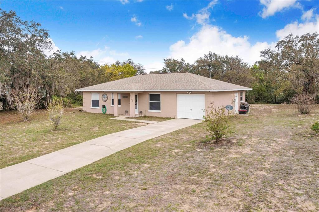 For Sale: $299,899 (3 beds, 2 baths, 1209 Square Feet)
