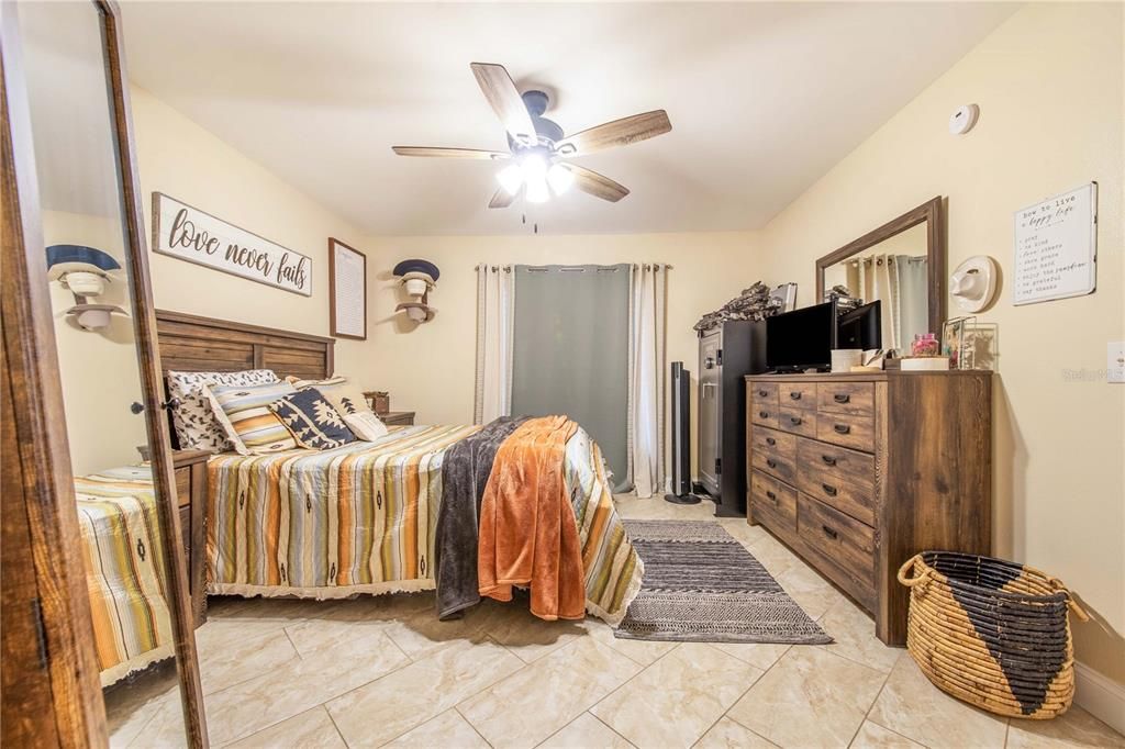 For Sale: $299,899 (3 beds, 2 baths, 1209 Square Feet)