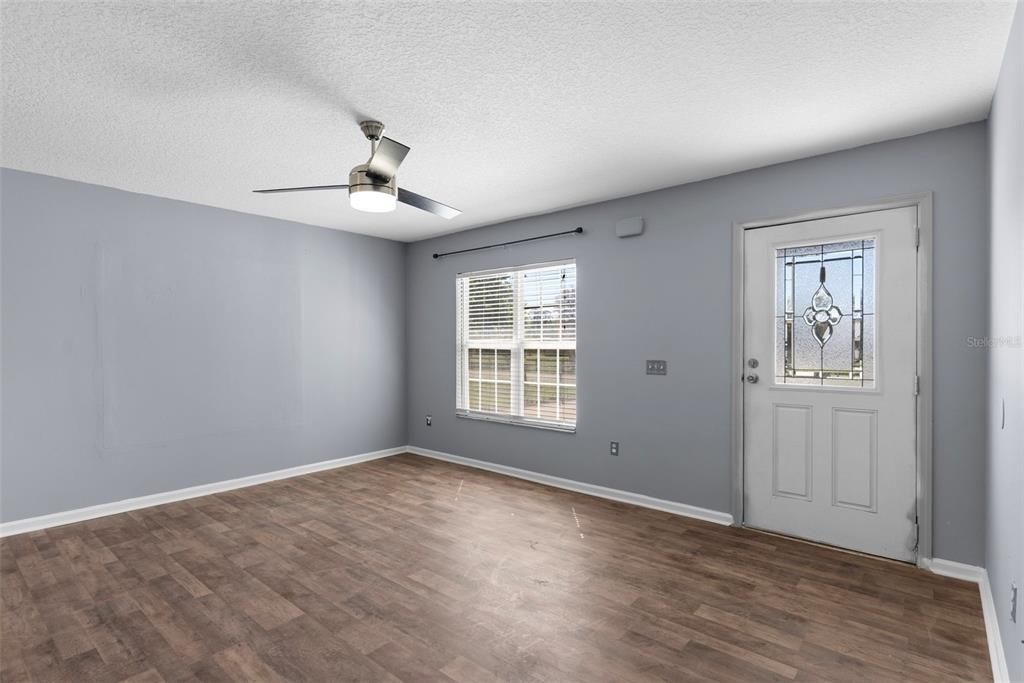 For Sale: $449,000 (6 beds, 3 baths, 2488 Square Feet)