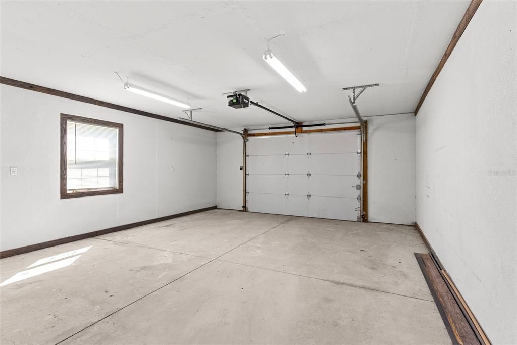 For Sale: $449,000 (6 beds, 3 baths, 2488 Square Feet)